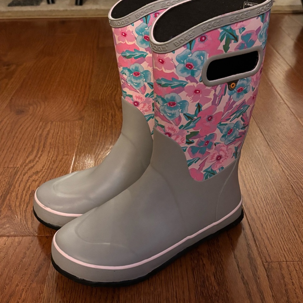 Bogs Kids' Pink and Gray Floral Boots